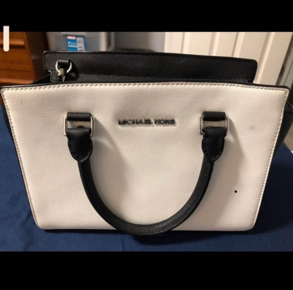 Sale🎄MICHAEL KORS purse - Picture 1 of 10